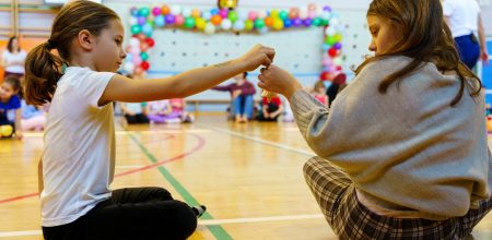 9.svetovni dan joge za otroke_MojcaJakomin (54)